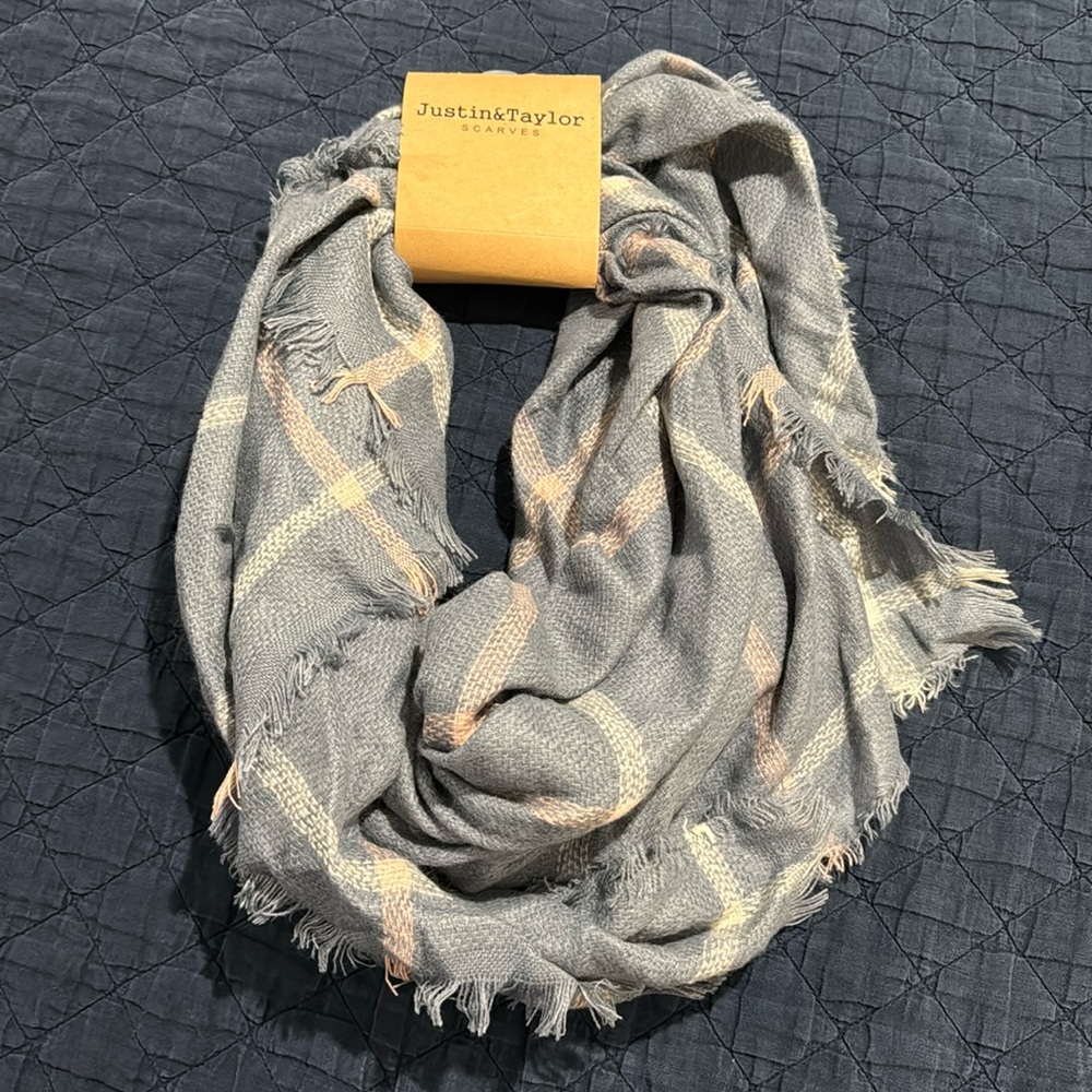 Justin & Taylor Scarf